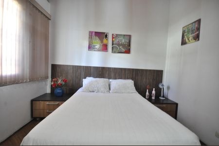 Casa à venda com 300m², 5 quartos e 4 vagasSuíte 2