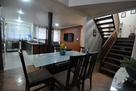 Sala de Jantar de casa à venda com 5 quartos, 300m² em Vila Nivi, São Paulo