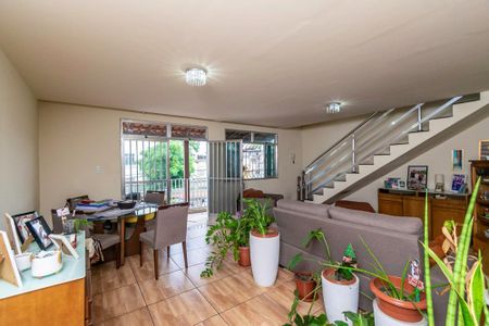 Sala de casa à venda com 2 quartos, 160m² em Penha Circular, Rio de Janeiro