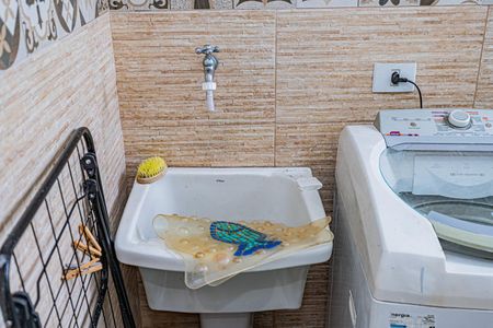 Casa à venda com 180m², 3 quartos e 2 vagasÁrea de Serviço