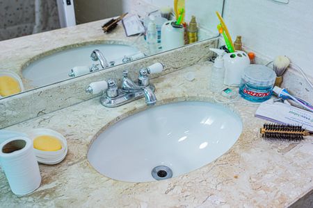 Casa à venda com 180m², 3 quartos e 2 vagasBanheiro suite 2