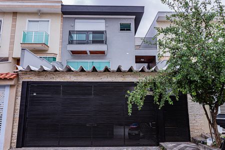 Casa à venda com 180m², 3 quartos e 2 vagasFachada