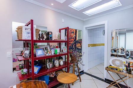 Casa à venda com 180m², 3 quartos e 2 vagasSala