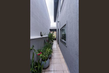 Casa à venda com 180m², 3 quartos e 2 vagasCorredor