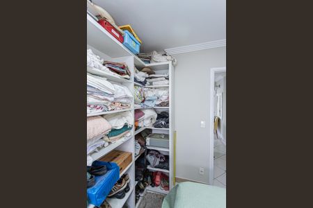 Casa à venda com 180m², 3 quartos e 2 vagasQuarto