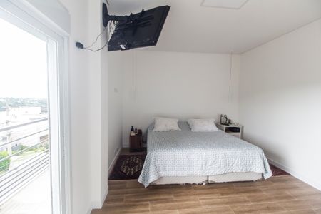 Casa de condomínio à venda com 385m², 4 quartos e 6 vagasSuíte