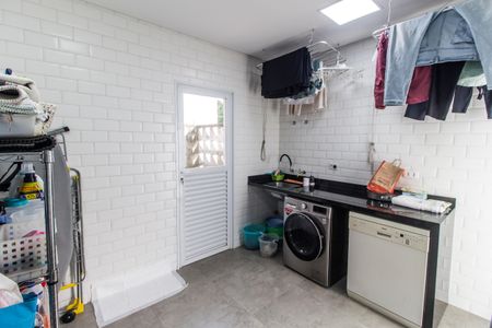 Casa de condomínio à venda com 385m², 4 quartos e 6 vagasÁrea de Serviço