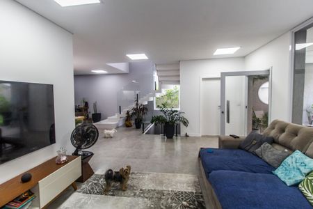 Casa de condomínio à venda com 385m², 4 quartos e 6 vagasSala 