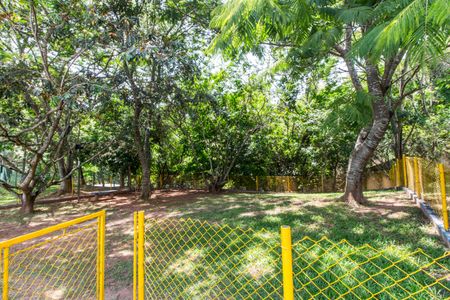 Casa de condomínio à venda com 385m², 4 quartos e 6 vagasEspaço Pet  