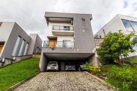 Casa de condomínio à venda com 385m², 4 quartos e 6 vagasVista da Rua