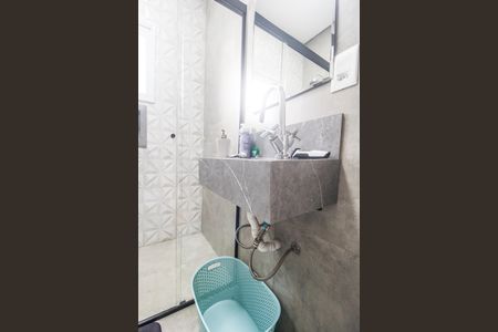 Casa de condomínio à venda com 385m², 4 quartos e 6 vagasBanheiro da Suíte