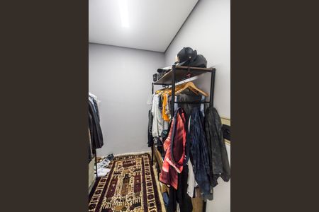 Casa de condomínio à venda com 385m², 4 quartos e 6 vagasCloset da suíte