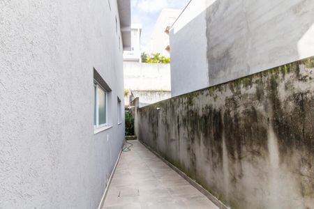 Casa de condomínio à venda com 385m², 4 quartos e 6 vagasCorredor