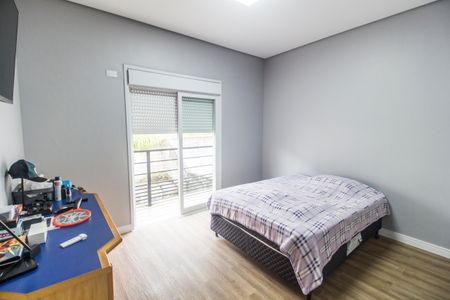 Casa de condomínio à venda com 385m², 4 quartos e 6 vagasSuíte