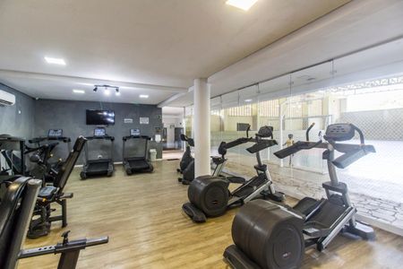 Casa de condomínio à venda com 385m², 4 quartos e 6 vagasAcademia