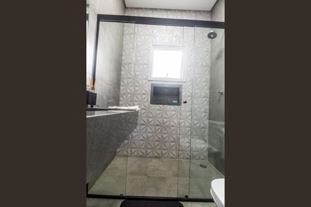 Casa de condomínio à venda com 385m², 4 quartos e 6 vagasBanheiro da Suíte