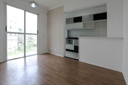 Sala de apartamento para alugar com 3 quartos, 45m² em Vila Mogilar, Mogi das Cruzes
