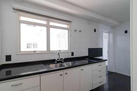 Apartamento para alugar com 158m², 2 quartos e 2 vagas Apartamento para alugar com 158m², 2 quartos e 2 vagasCozinha