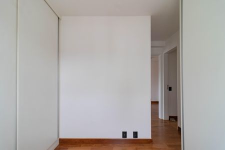 Apartamento para alugar com 158m², 2 quartos e 2 vagas Apartamento para alugar com 158m², 2 quartos e 2 vagasCloset da suíte 2