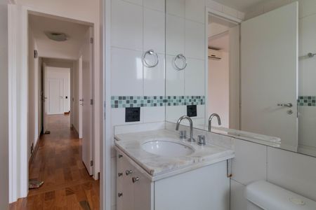 Apartamento para alugar com 158m², 2 quartos e 2 vagas Apartamento para alugar com 158m², 2 quartos e 2 vagasBanheiro