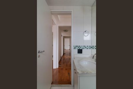 Apartamento para alugar com 158m², 2 quartos e 2 vagas Apartamento para alugar com 158m², 2 quartos e 2 vagasBanheiro