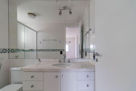 Apartamento para alugar com 158m², 2 quartos e 2 vagas Apartamento para alugar com 158m², 2 quartos e 2 vagasBanheiro da Suíte 2