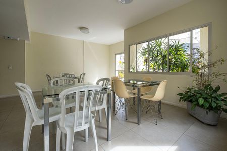 Apartamento à venda com 121m², 4 quartos e 2 vagasSalão de Festas