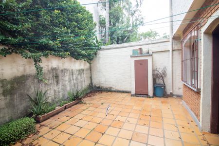 Casa à venda com 255m², 3 quartos e 4 vagasQuintal