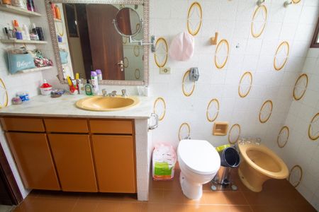 Casa à venda com 255m², 3 quartos e 4 vagasBanheiro da Suíte