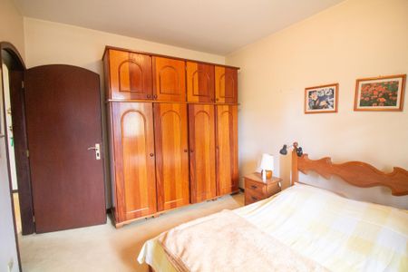 Casa à venda com 255m², 3 quartos e 4 vagasQuarto 1