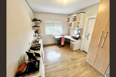 Apartamento à venda com 250m², 5 quartos e 4 vagasQuarto Suíte 2