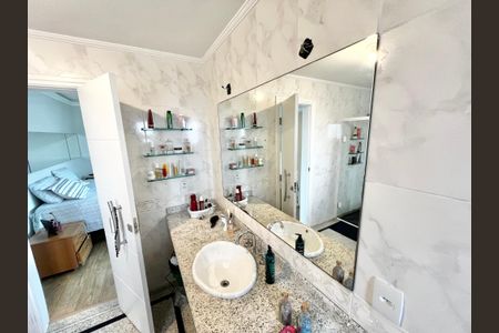 Apartamento à venda com 250m², 5 quartos e 4 vagasBanheiro da Suíte 3