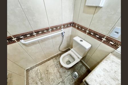 Apartamento à venda com 250m², 5 quartos e 4 vagasBanheiro da Suíte 4