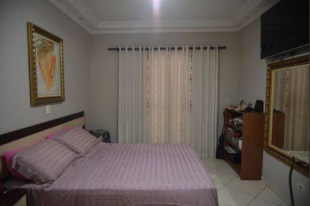 Casa à venda com 250m², 3 quartos e 5 vagasQuarto Suíte