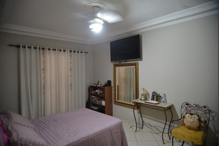 Casa à venda com 250m², 3 quartos e 5 vagasQuarto Suíte