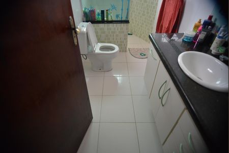 Casa à venda com 250m², 3 quartos e 5 vagasBanheiro da Suíte