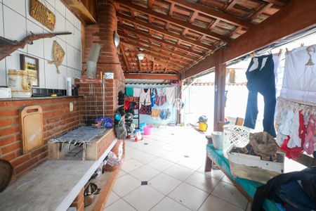 Casa para alugar com 50m², 1 quarto e sem vagaÁrea de Serviço e Churrasqueira
