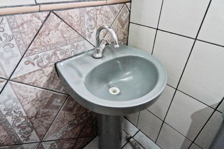 Casa para alugar com 35m², 1 quarto e sem vaga Casa para alugar com 35m², 1 quarto e sem vagaBanheiro