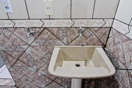 Casa para alugar com 35m², 1 quarto e sem vaga Casa para alugar com 35m², 1 quarto e sem vagaCozinha e Área de Serviço