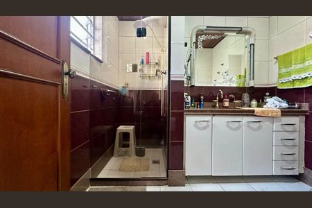 Casa à venda com 282m², 4 quartos e 4 vagasBanheiro 