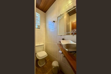 Casa à venda com 282m², 4 quartos e 4 vagasLavabo 