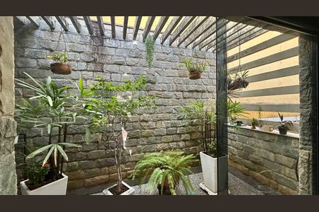 Casa à venda com 282m², 4 quartos e 4 vagasJardim inverno 