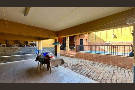 Casa à venda com 282m², 4 quartos e 4 vagasEspaço gourmet 