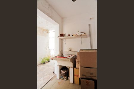 Casa à venda com 220m², 4 quartos e 1 vagaCasa 2 - área de serviço