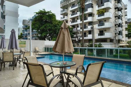Apartamento à venda com 62m², 2 quartos e 1 vaga Apartamento à venda com 62m², 2 quartos e 1 vagaÁrea comum - Piscina