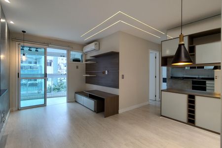 Apartamento à venda com 62m², 2 quartos e 1 vaga Apartamento à venda com 62m², 2 quartos e 1 vagaSala