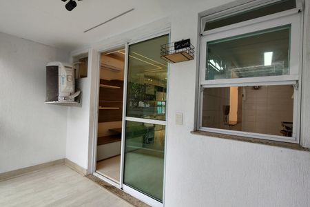 Apartamento à venda com 62m², 2 quartos e 1 vaga Apartamento à venda com 62m², 2 quartos e 1 vagaVaranda gourmet