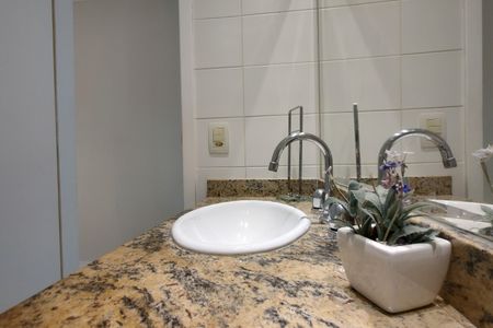 Apartamento à venda com 62m², 2 quartos e 1 vaga Apartamento à venda com 62m², 2 quartos e 1 vagaBanheiro Social