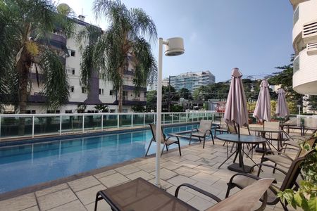 Apartamento à venda com 62m², 2 quartos e 1 vaga Apartamento à venda com 62m², 2 quartos e 1 vagaÁrea comum - Piscina