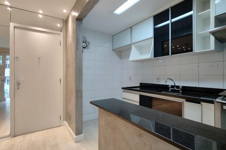 Apartamento à venda com 62m², 2 quartos e 1 vaga Apartamento à venda com 62m², 2 quartos e 1 vagaCozinha - Armários